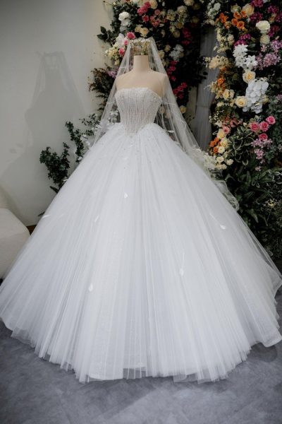 princess strapless ball gown wedding dress pearl beaded tulle bridal gown puffy skirt romantic bridal dress handmade custom wedding gown.jpeg